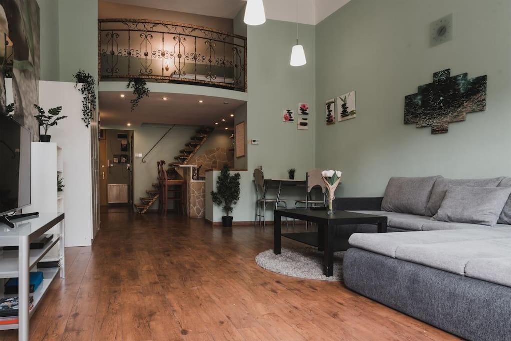 Main Street Apartment / Heart Of Bp Budapest Ngoại thất bức ảnh