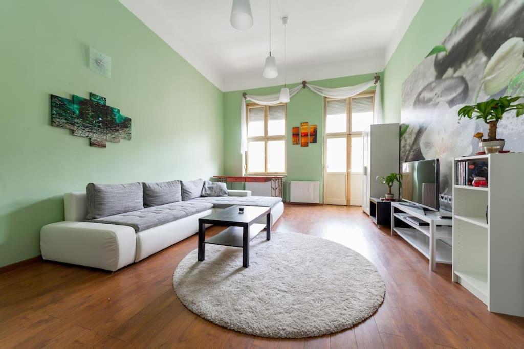 Main Street Apartment / Heart Of Bp Budapest Ngoại thất bức ảnh